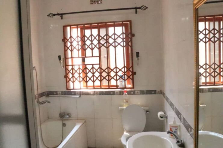 FOR SALE MAKENI Bonaventure 4 bedroom house along tarmac road frontage in makeni Bonaventure